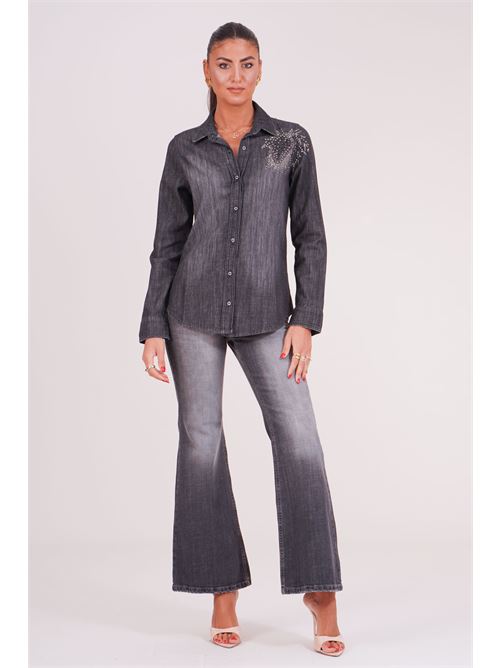 Camicia in denim con applicazioni